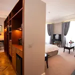 Hotel La Des Trois Couronnes