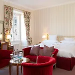 La Des Trois Couronnes Hotel *