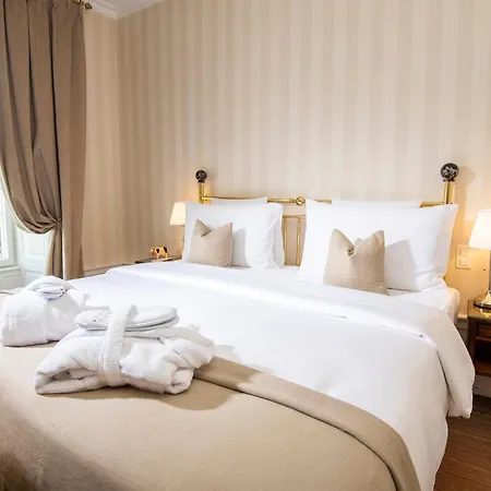 Hotel La Des Trois Couronnes *
