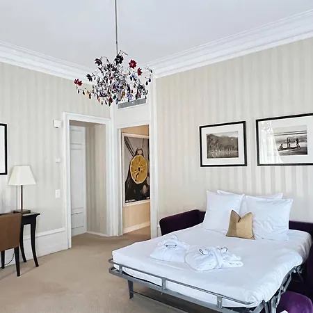 La Des Trois Couronnes