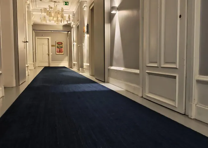 Hotel La Des Trois Couronnes *