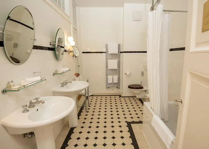 호텔 La Des Trois Couronnes 브베