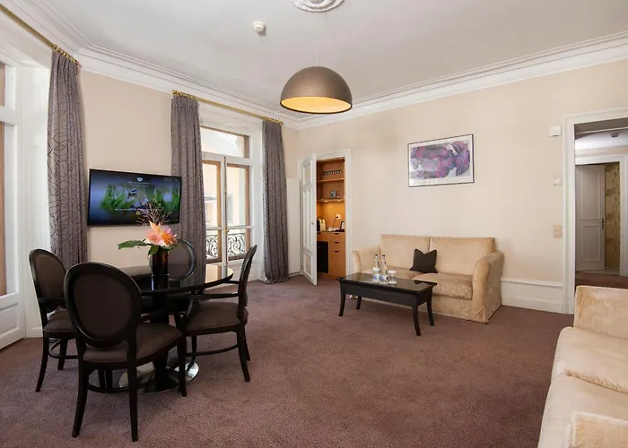 La Des Trois Couronnes *