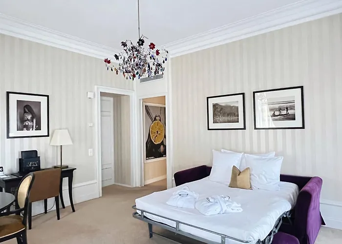 La Des Trois Couronnes