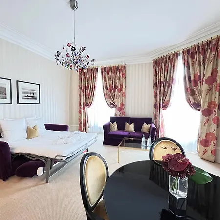 Hotel La Des Trois Couronnes *