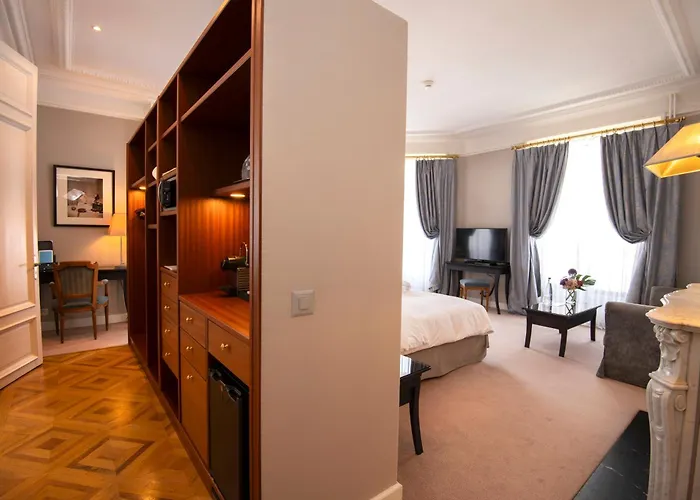 Hotel La Des Trois Couronnes