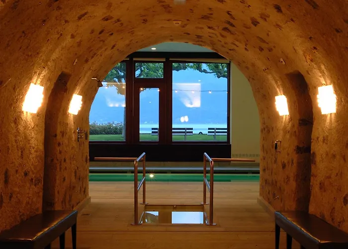 La Des Trois Couronnes Hotel