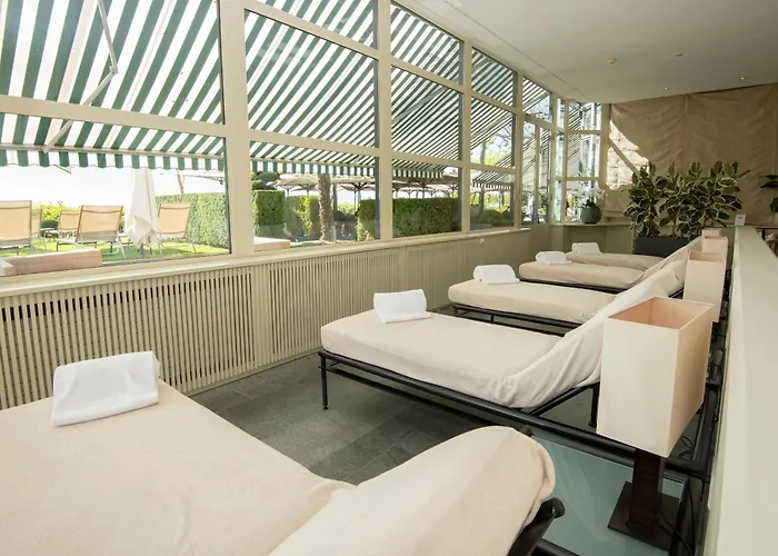 Hotel La Des Trois Couronnes *